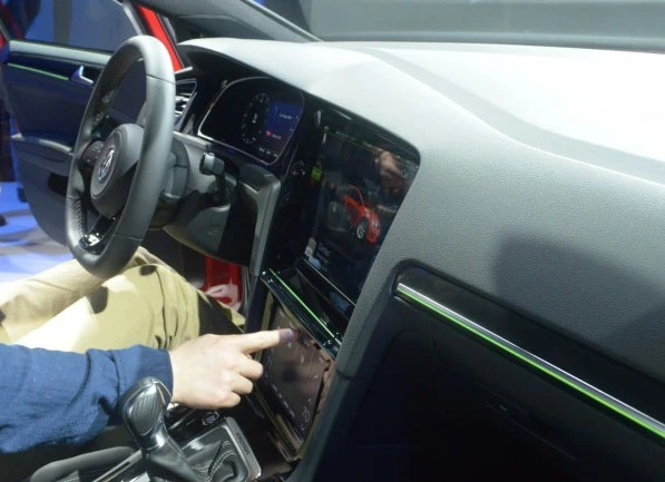 The Volkswagen Golf R Touch has a trio of digital displays (Photo: C.C. Weiss/Gizmag.com)