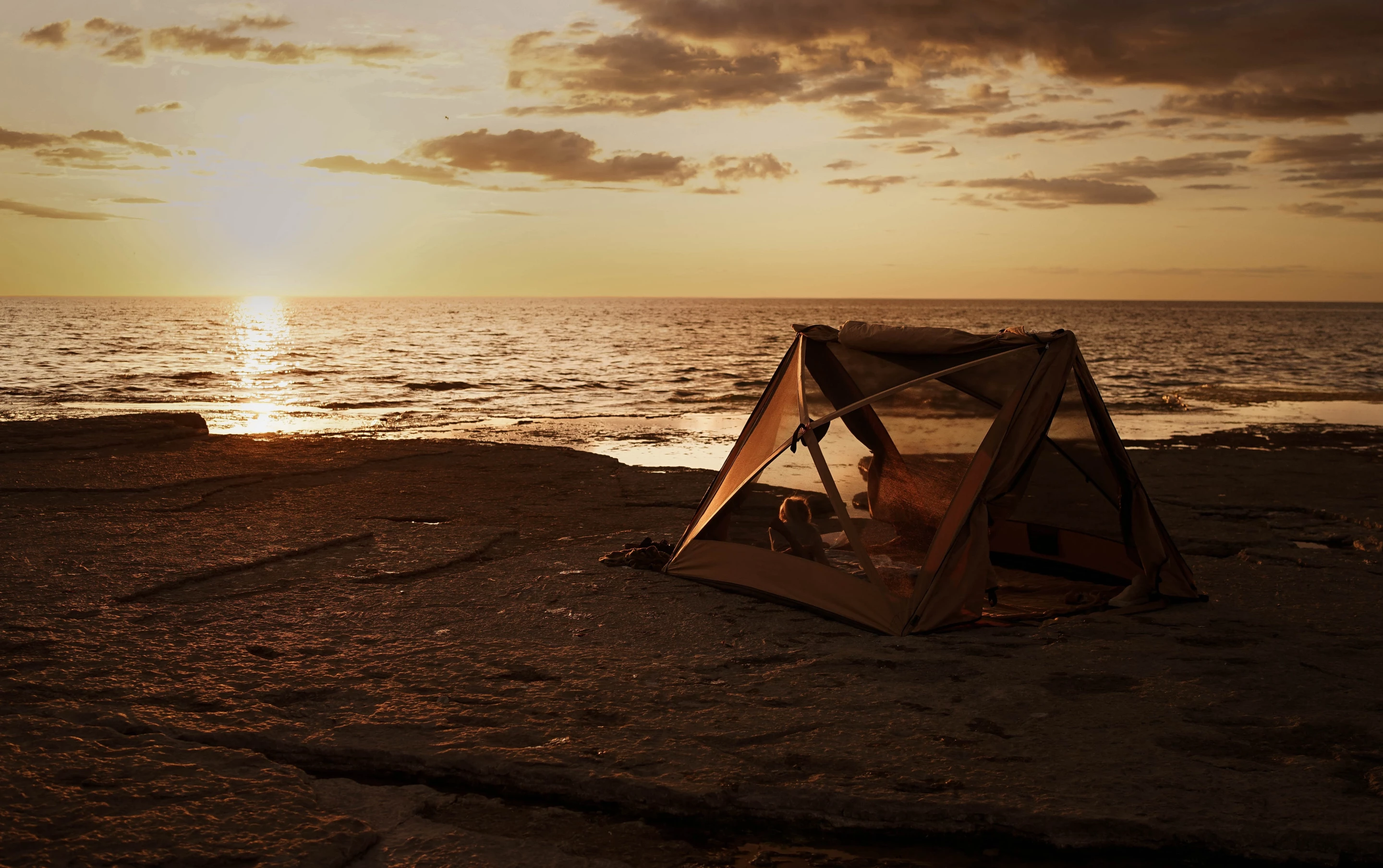 The stars aren't the only shiny elements of the sky of which the Mouflon affords views