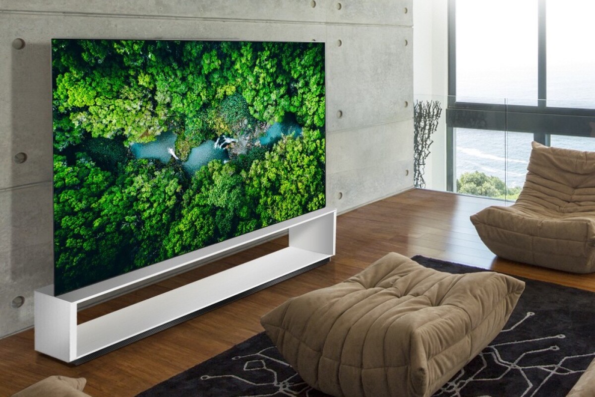 Samsung's 105-inch curved UHD TV and 85-inch bendable screen hit retail  this year