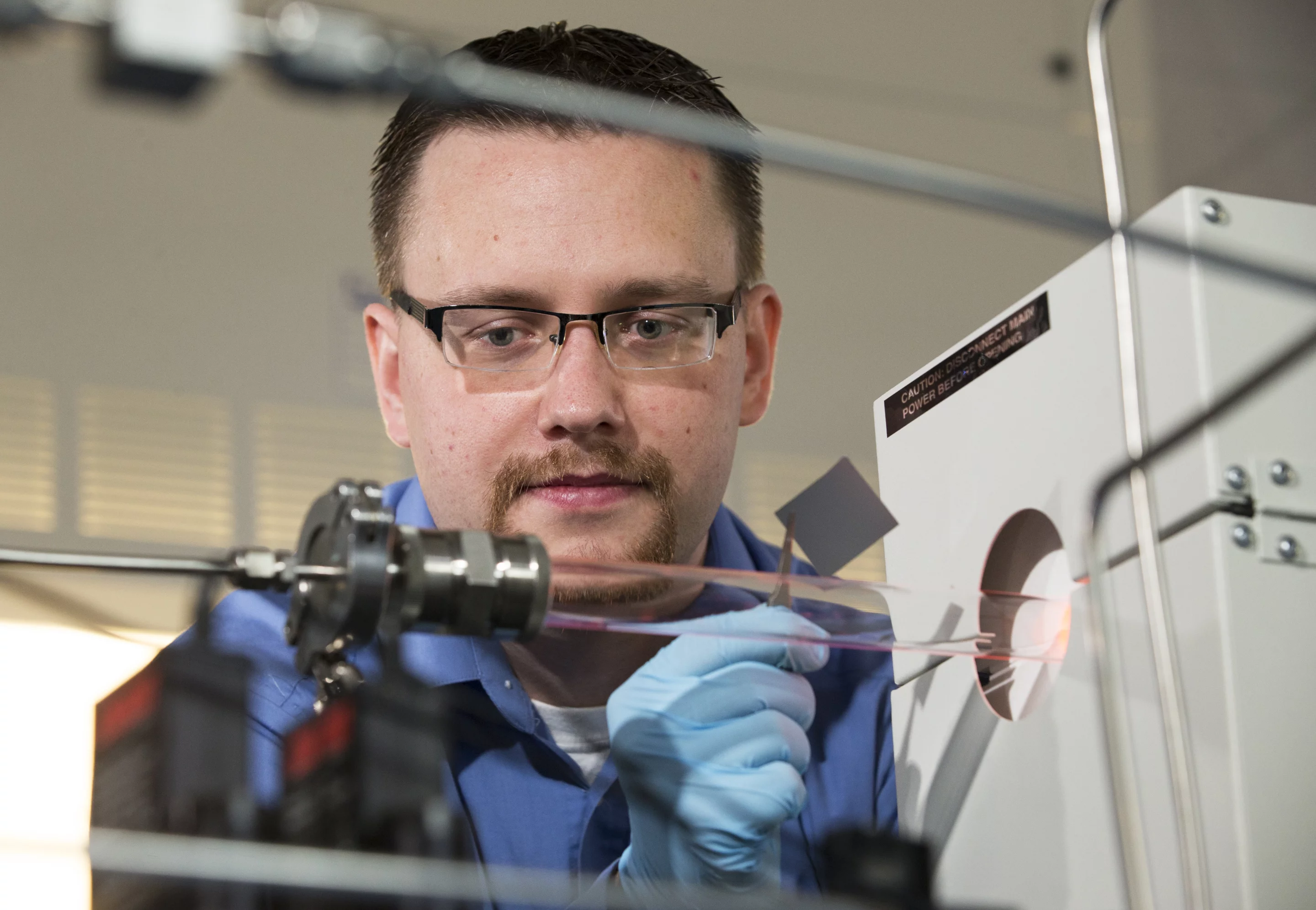 A newly developed silicon supercapacitor could allow for the seamless integration of energy storage and microchips (Photo: Vanderbilt University)