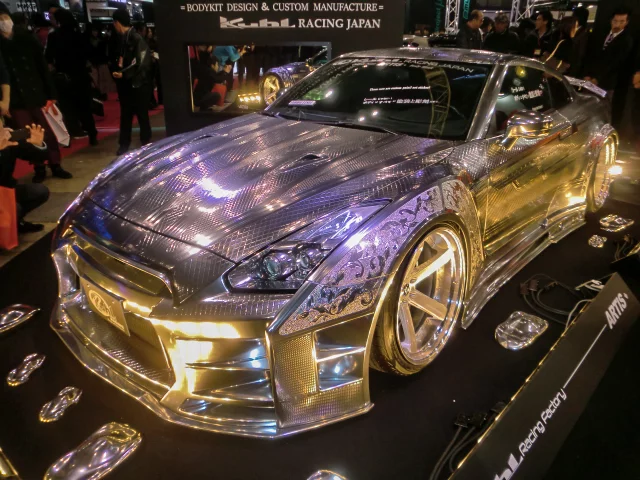 This amazing bodywork on this Nissan GTR from Kuhl-racing uses 3D paint applied to engraved panels – it won the best in show gold award (Photo: Stephen Clemenger/Gizmag.com)