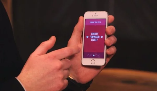 The Miracle Machine works in combination with a smartphone app that tells you when the wine is ready to drink