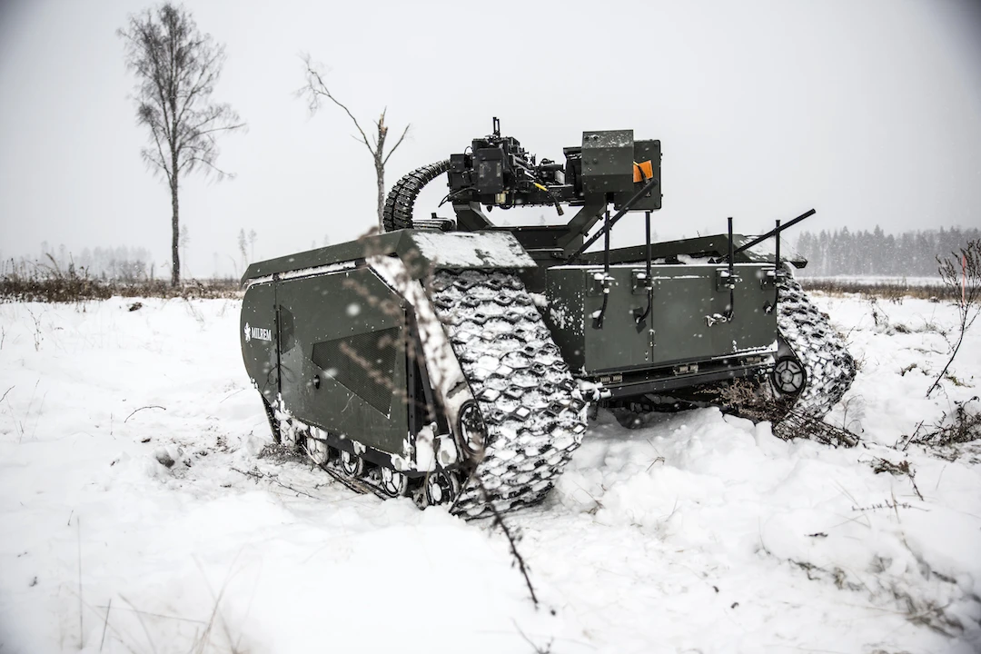 The THeMIS ADDER runs on a hybrid diesel-electric drive, and can operate for up to 10 hours at a time