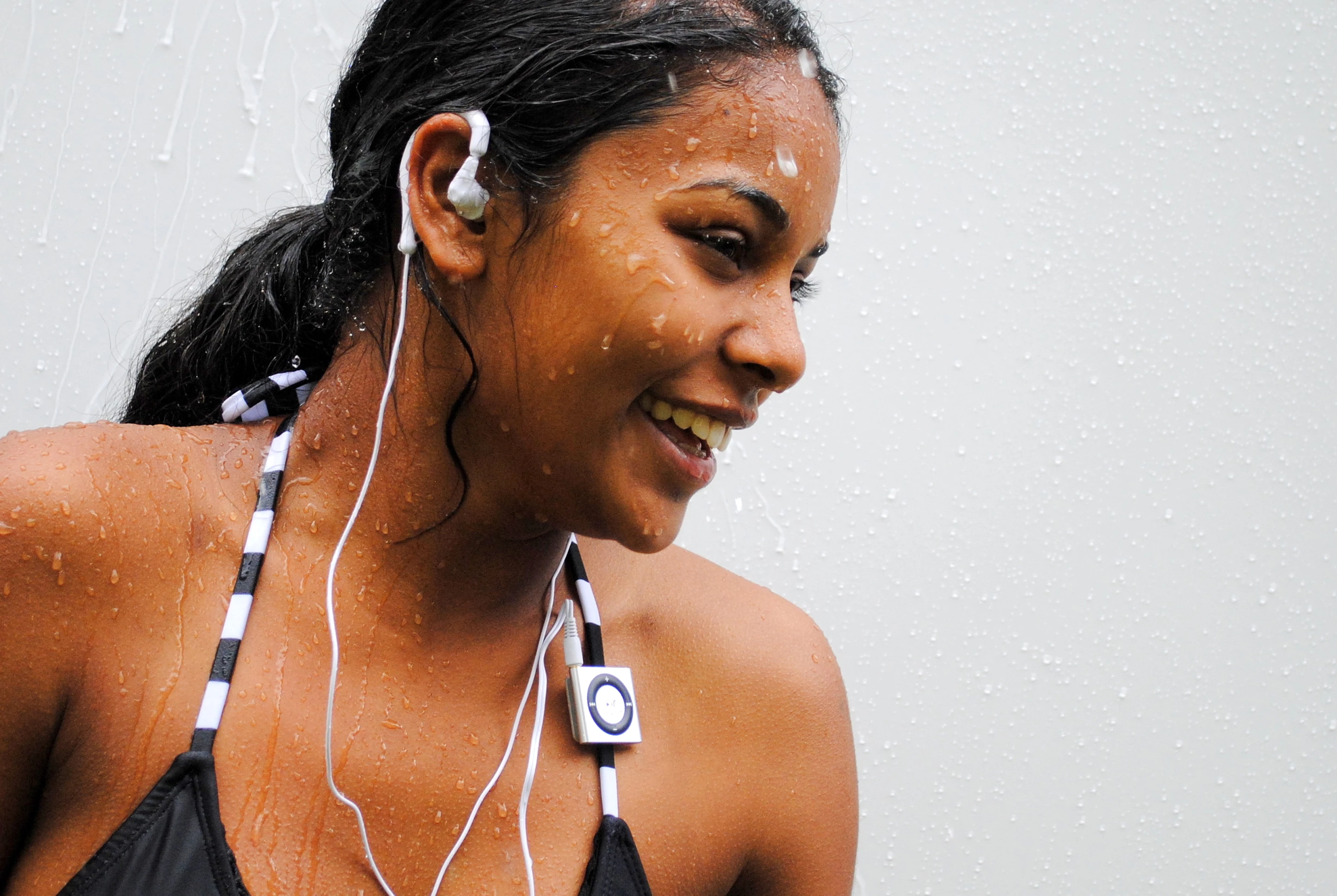 If you want to try them out for yourself, Underwater Audio is currently selling both the waterproof iPod Shuffle and Swimbuds through its website
