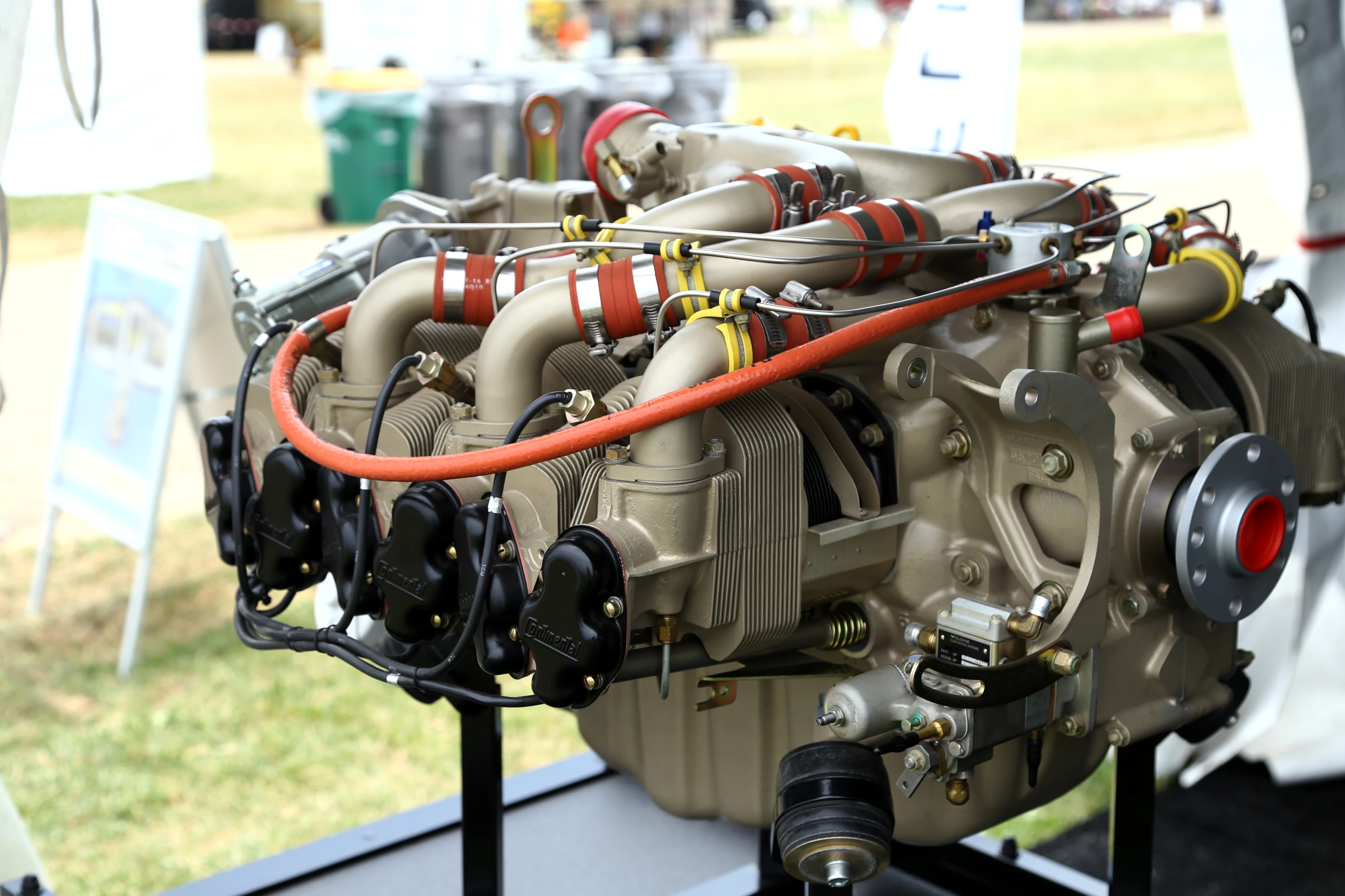 Continental Motors engine on display (Photo: Angus MacKenzie/Gizmag.com)