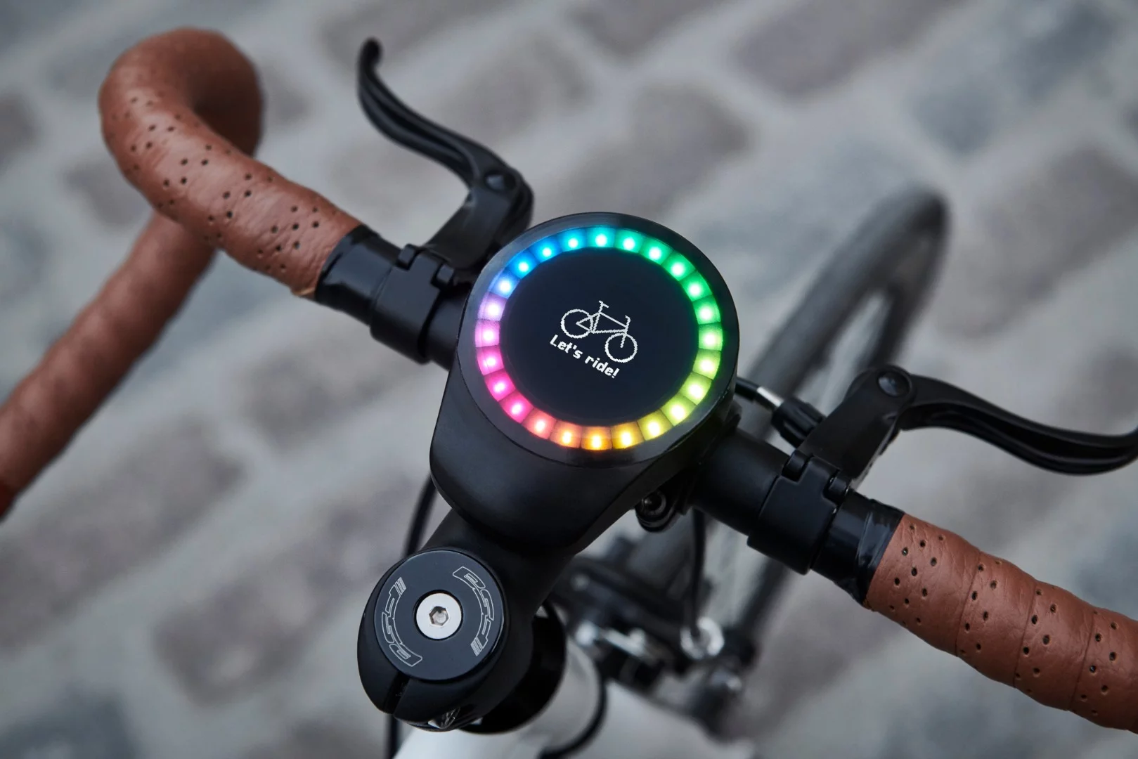 The original SmartHalo was a neatly designed cycling accessory that didn't overcomplicate the problem of navigation, and that doesn't change with the second iteration