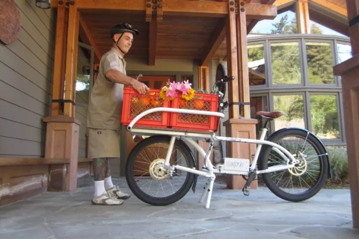 The 2X4 Cargo Bike, in all its stuff-haulin' glory