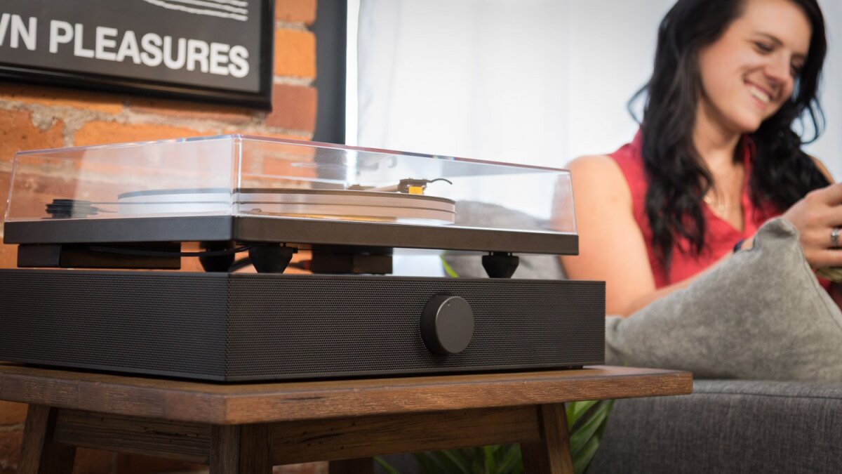 Andover Audio says that its proprietary technology eliminates acoustic feedback from the speakers in the Spinbase