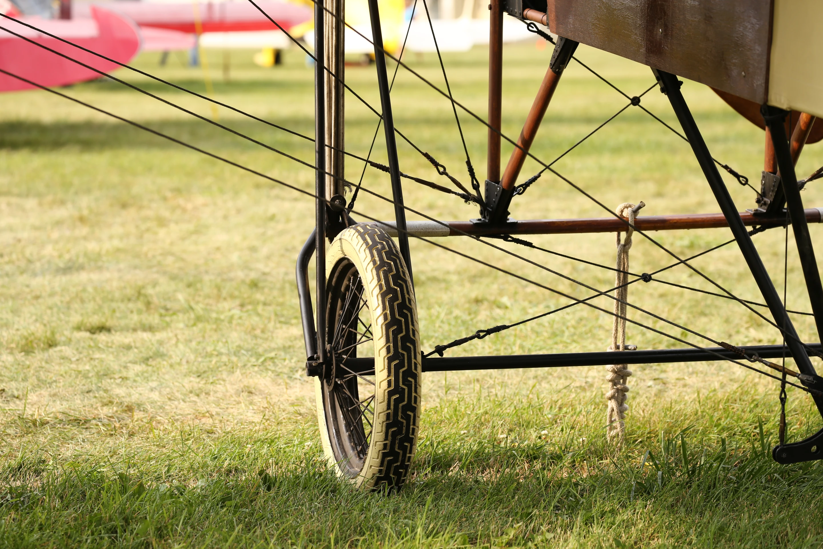 In spite of its age, creations like this help provide context around the amount of innovation and ingenuity that went into building such flying machines (Photo: Angus MacKenzie/Gizmag.com)
