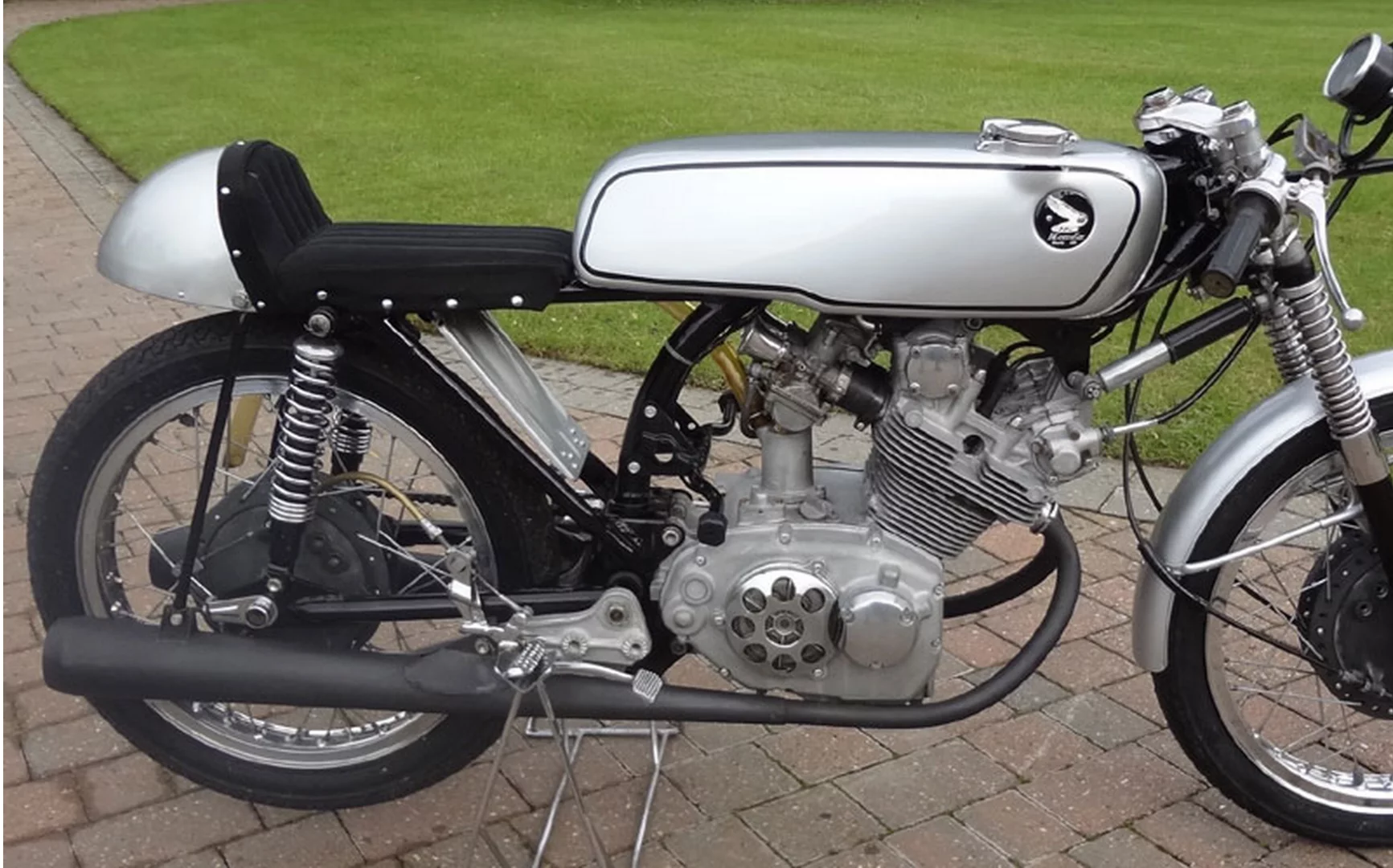 Honda CR93s were the bikes that built Honda's name for speed and reliability at racetracks grass-roots level. They are now beginning to move into "highly desirable racing bikes in vintage classes and by fetching £41,440 ($63,142), this 1962 Honda CR93 is now among best-of-breed for Japanese collectibles. Lot 90 at H&H Imperial War Museum Duxford held on 13 October, 2015, it sold off an estimate of £28,000 to 32,000 ($43,000 - $49,000)