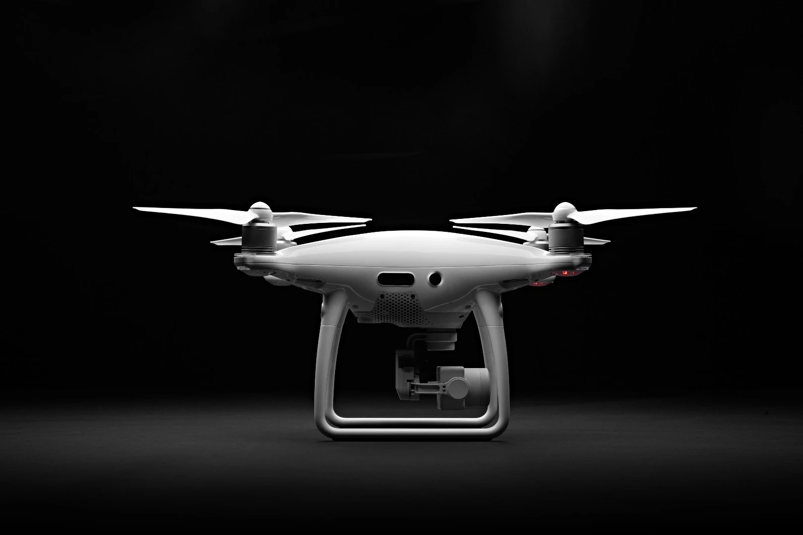 DJI Phantom 4 Pro: flight time is increased to 30 minutes per battery