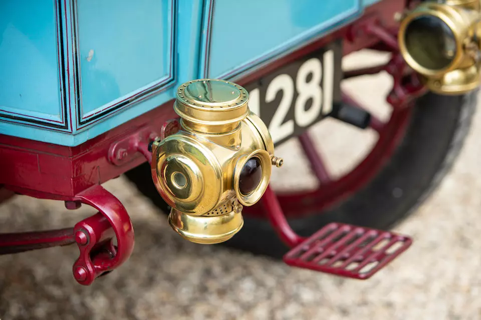 The Panhard 1901 7hp rear light