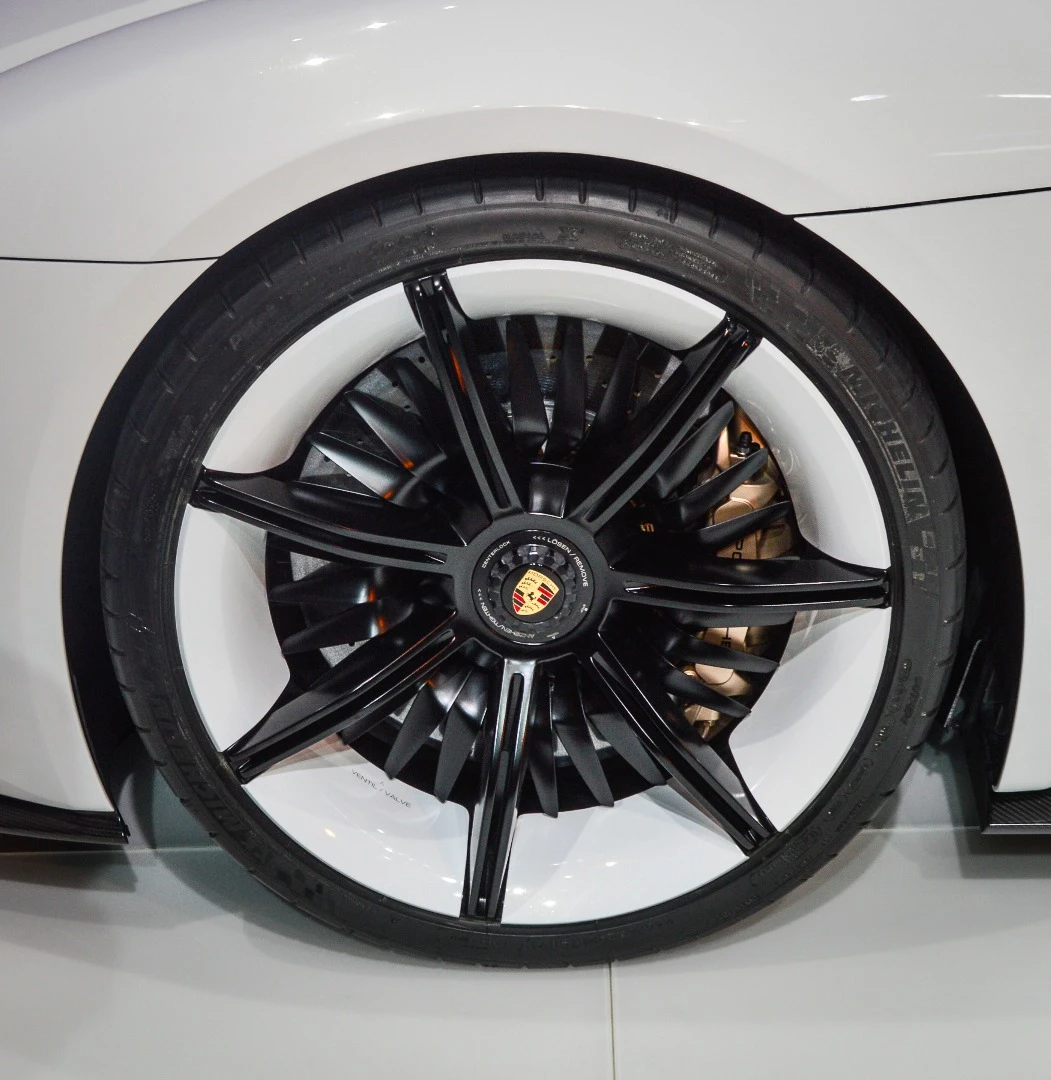 The Mission E has distinctive carbon fiber wheels, 21-in in front, 22 in back