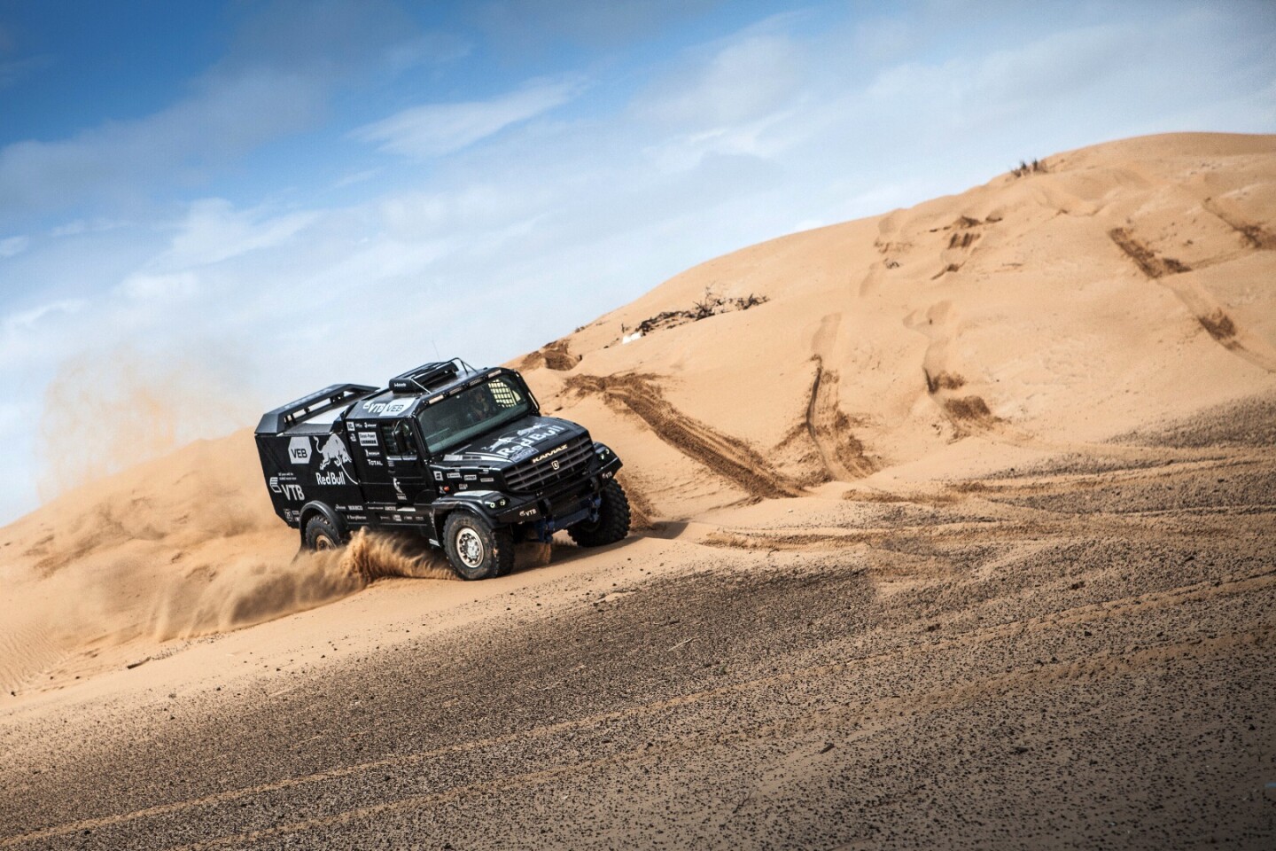 Kamaz on the road to Dakar 2017 with masterful 980-hp truck