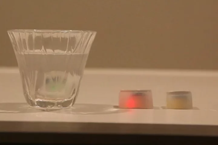 Each cube is comprised of a colored LED, an accelerometer, IR receivers, and a battery, which are molded into an edible, waterproof jelly