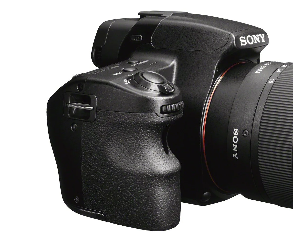 The only noticeable external change to the body of the new SLT-A37 camera appears to be with the hand grip, which looks to be a little more comfortable