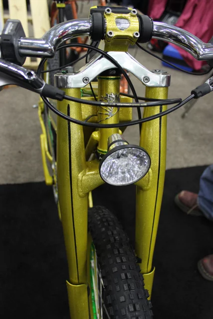 The headlight is powered by a separate front hub dynamo (Photo: Ben Coxworth/Gizmag.com)