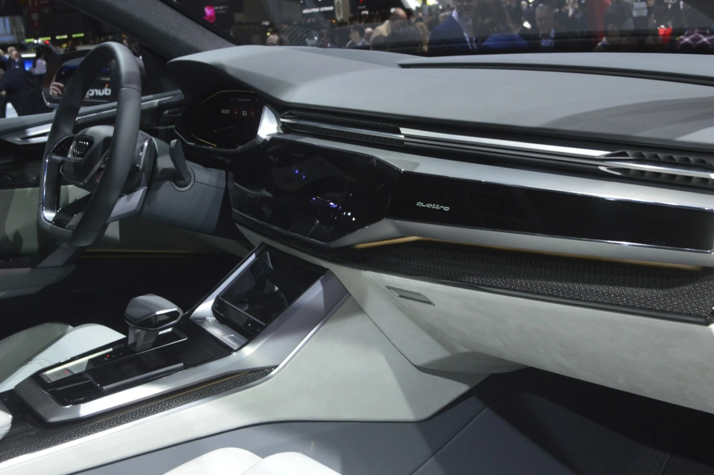 The interior is similar to that shown in Detroit, relying largely on big touchscreens and and an analog head-up display in the "Audi virtual cockpit"