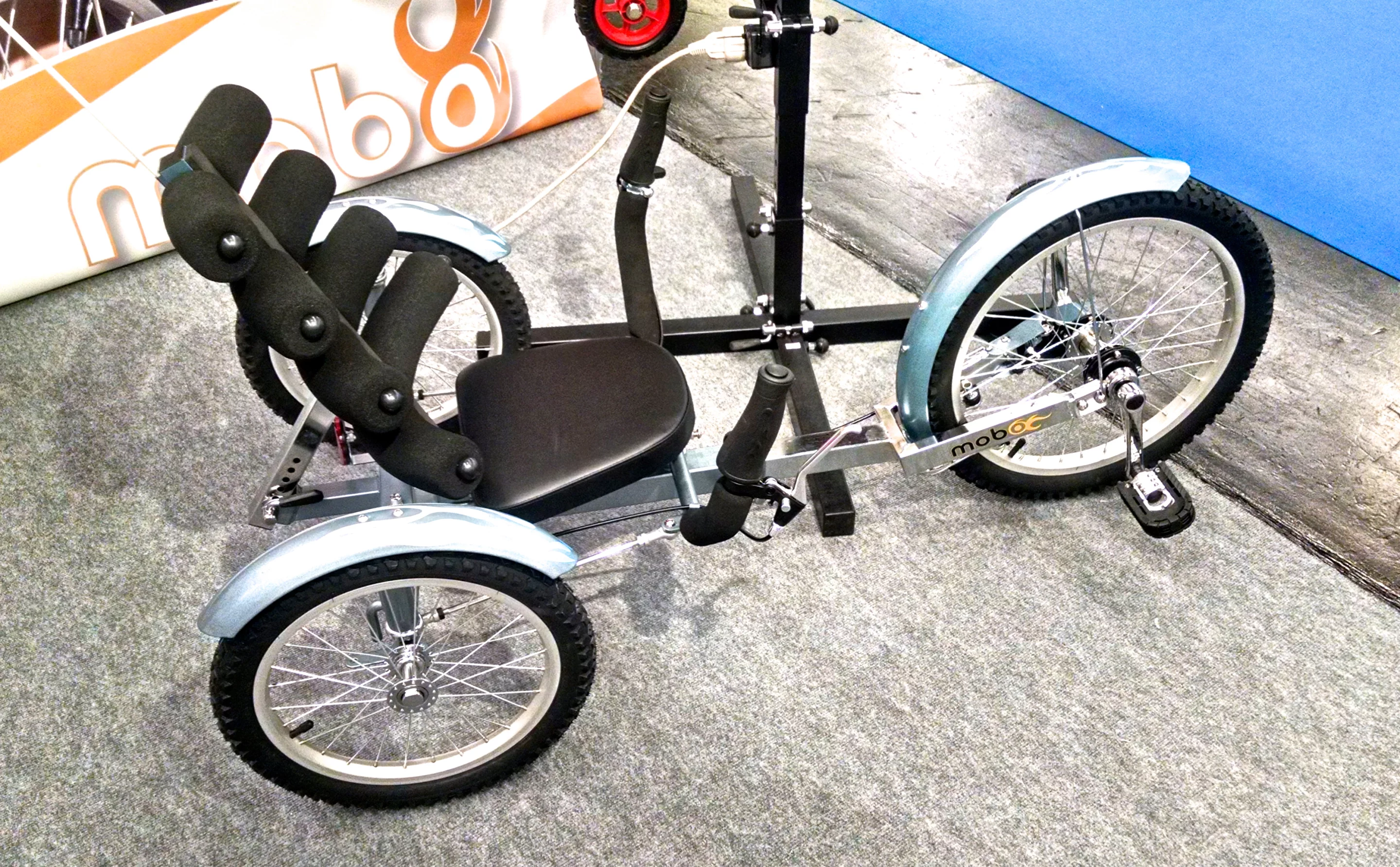 The relaxed-looking Mobo Shift is billed as the world's first three-wheeled cruiser with reverse function (Photo: C.C. Weiss/Gizmag)