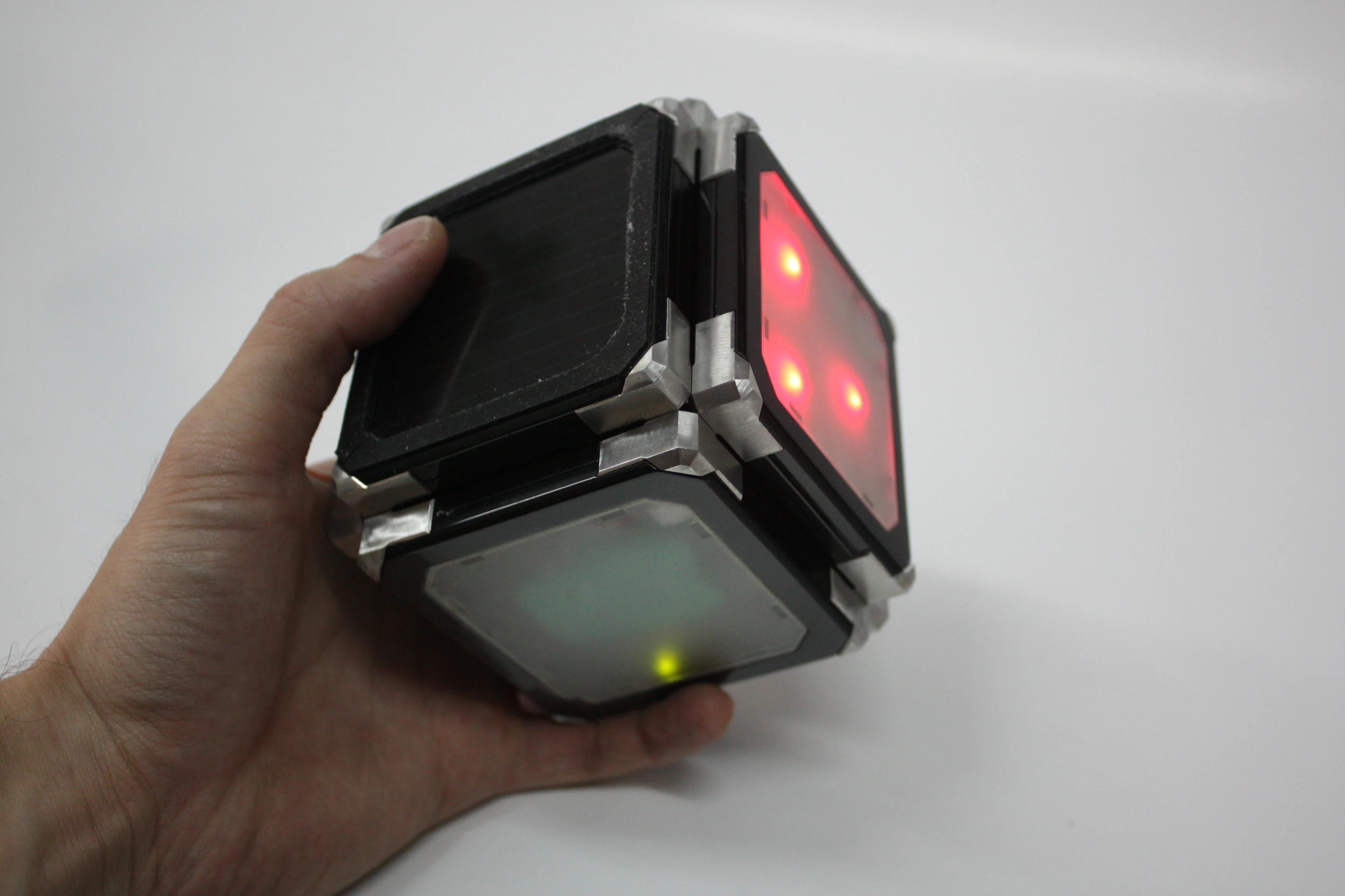 B-Squares are flat electronic modules that can be joined together in different configurations, to create different devices (Photos: Octo23 Technologies)