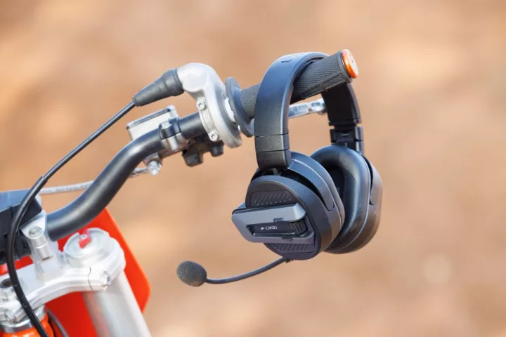 Cardo's Packtalk Edgephones: off-grid Bluetooth intercom communications outside the motorcycle helmet