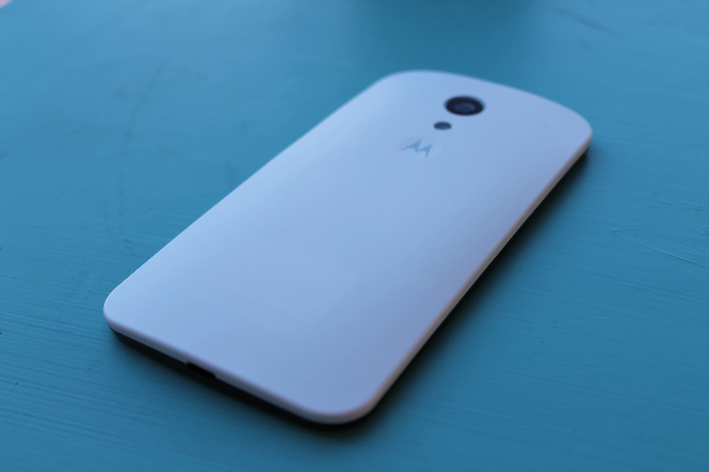 Removable back covers are swappable (Photo credit: Eric Mack / Gizmag)