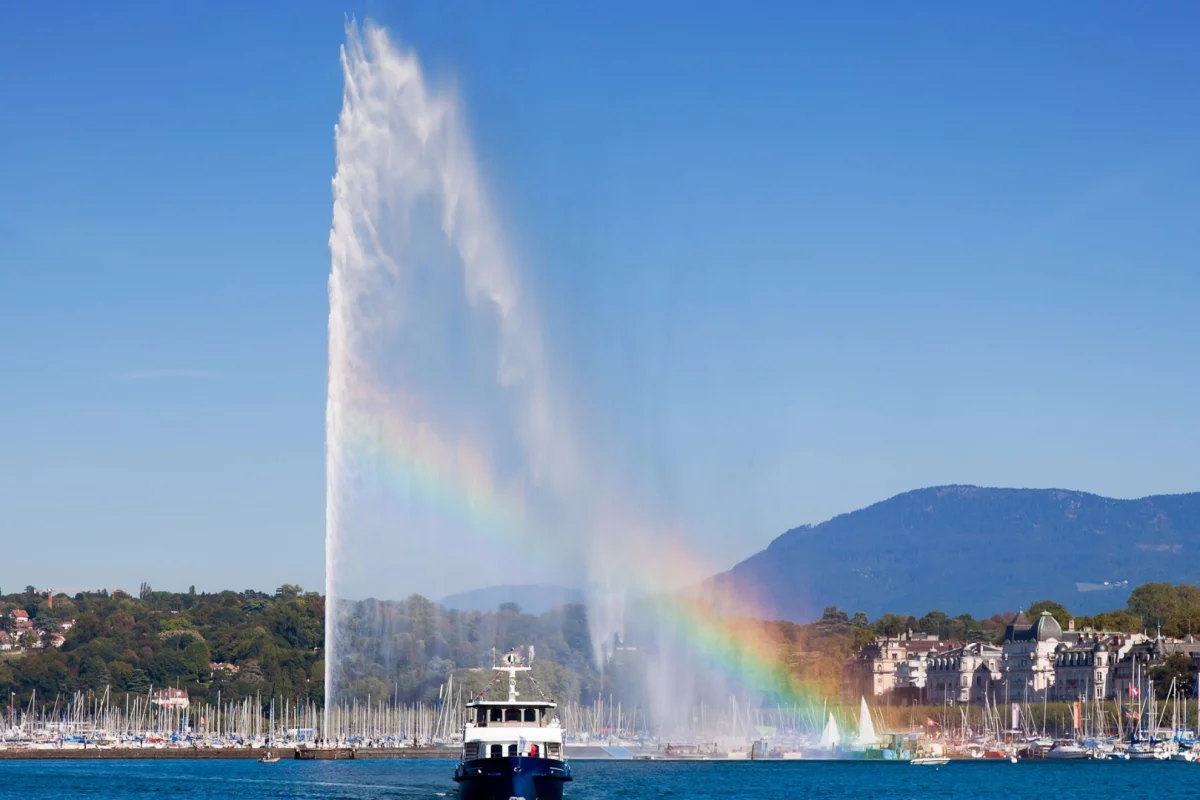 Mitsubishi's SeaAeriel could be used to create a water aerial tens of meters high, as illustrated by Geneva's Jet d"eau