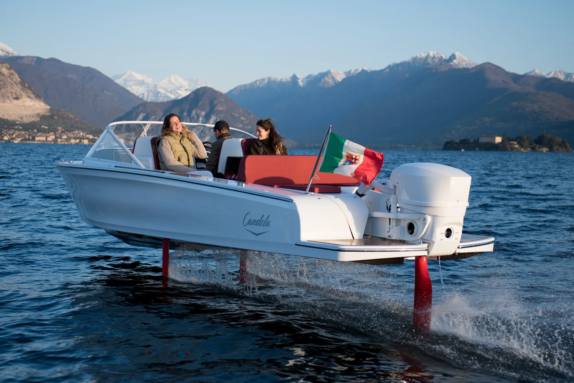 Even at high speed, the C-7's minimal contact with the water leaves only a couple of inches of wake