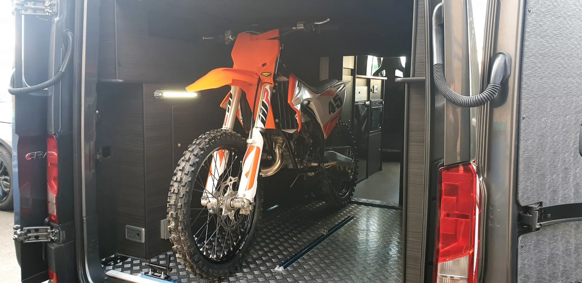 The Savage carries mountain bikes or dirt bikes