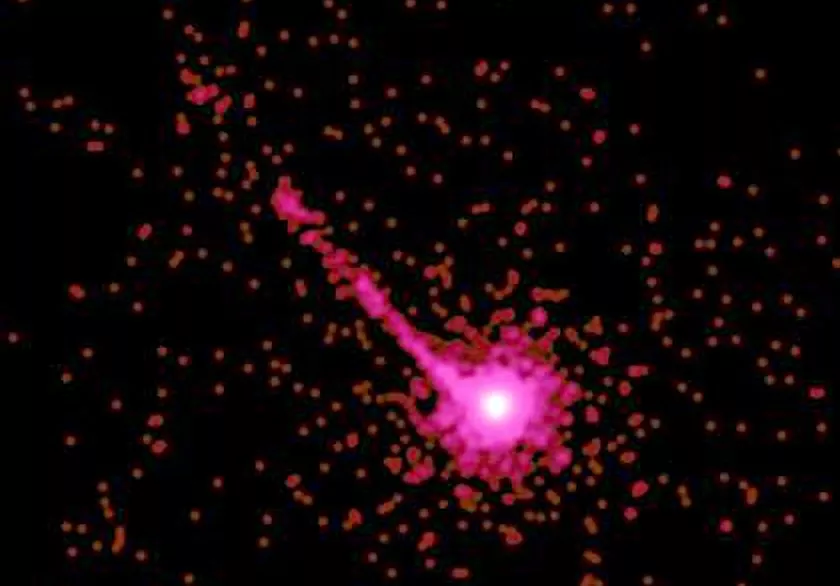 The X-ray image of the quasar PKS 1127-145, a highly luminous source of X-rays and visible light about 10 billion light years from Earth, shows an enormous X-ray jet that extends at least a million light years from the quasar (Photo: NASA)