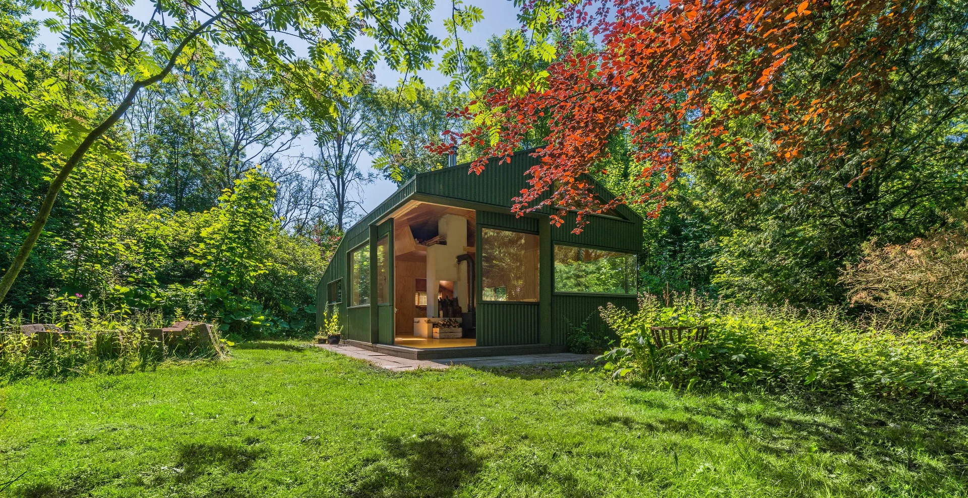 Located on the 5,900-acre (2,387-hectare) Noorderpark in Utrecht, Netherlands, Thoreau's Cabin replaces an old cottage originally built in the 1960s