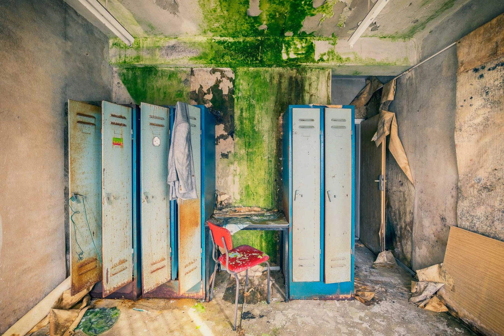 An employee dressing room in a former hotel. The hotel has been only been empty for about 10 years