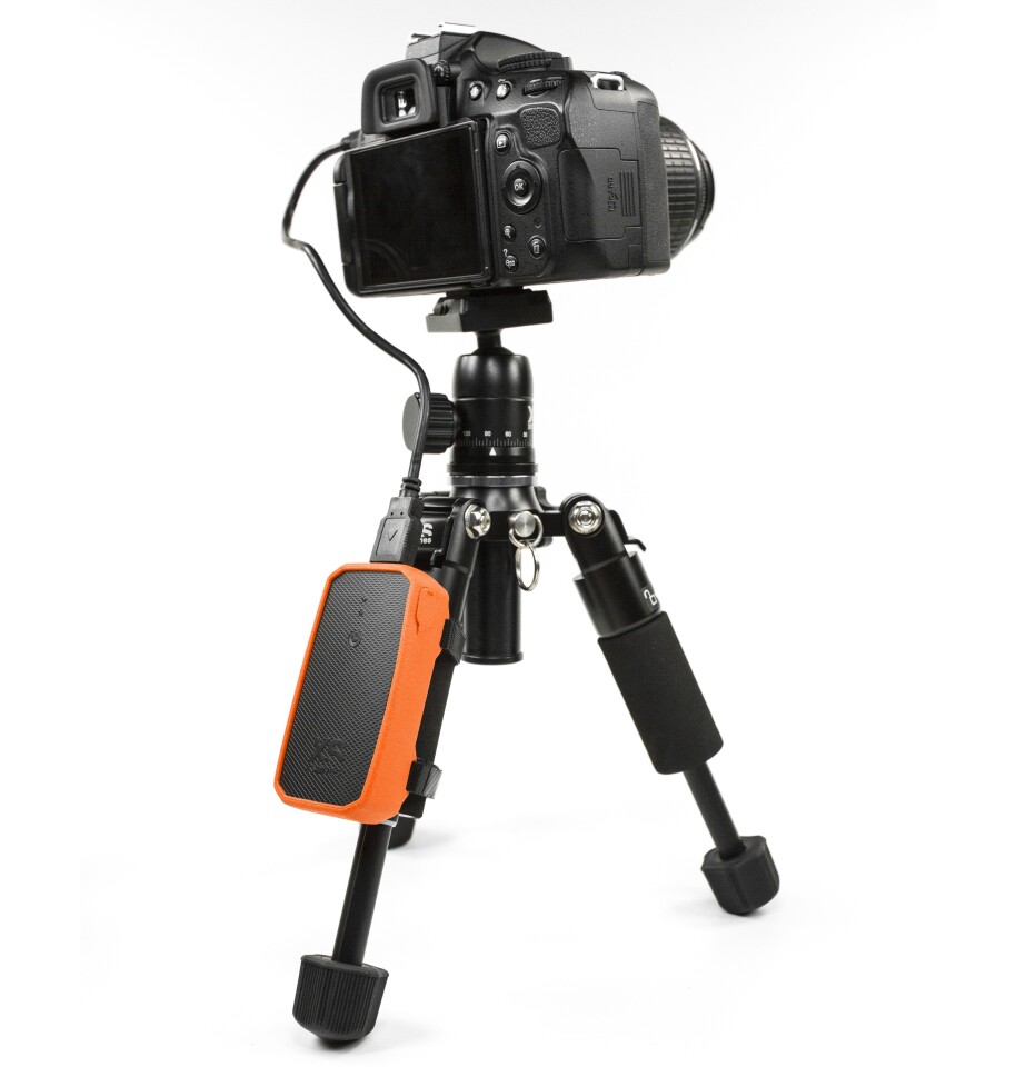 The small size of the Weye Feye means it can easily be attached to a tripod