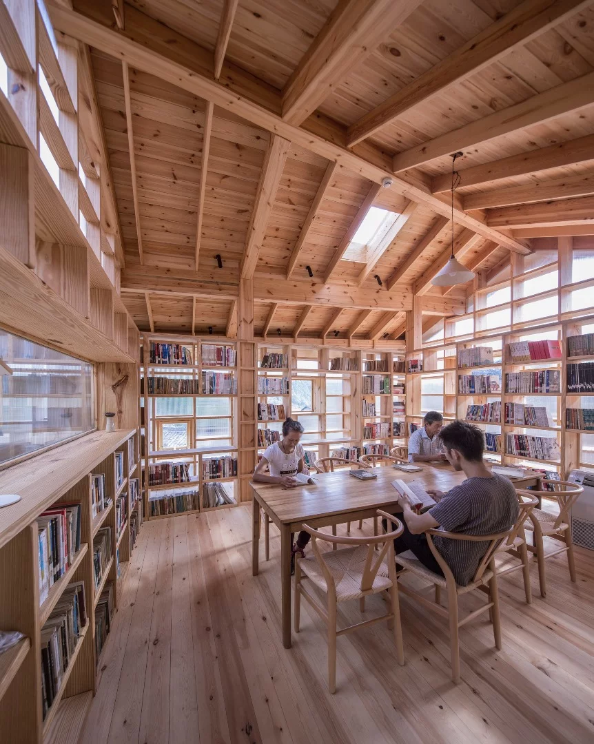 The Mountain House in Mist is made from basic materials but looks nicely done