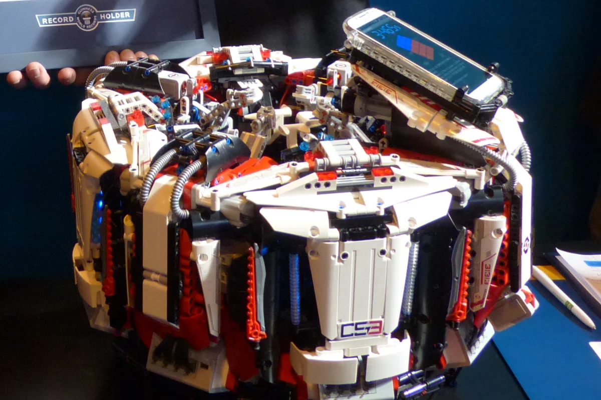 The Cubestormer 3 robot used ARM technology to set the new record