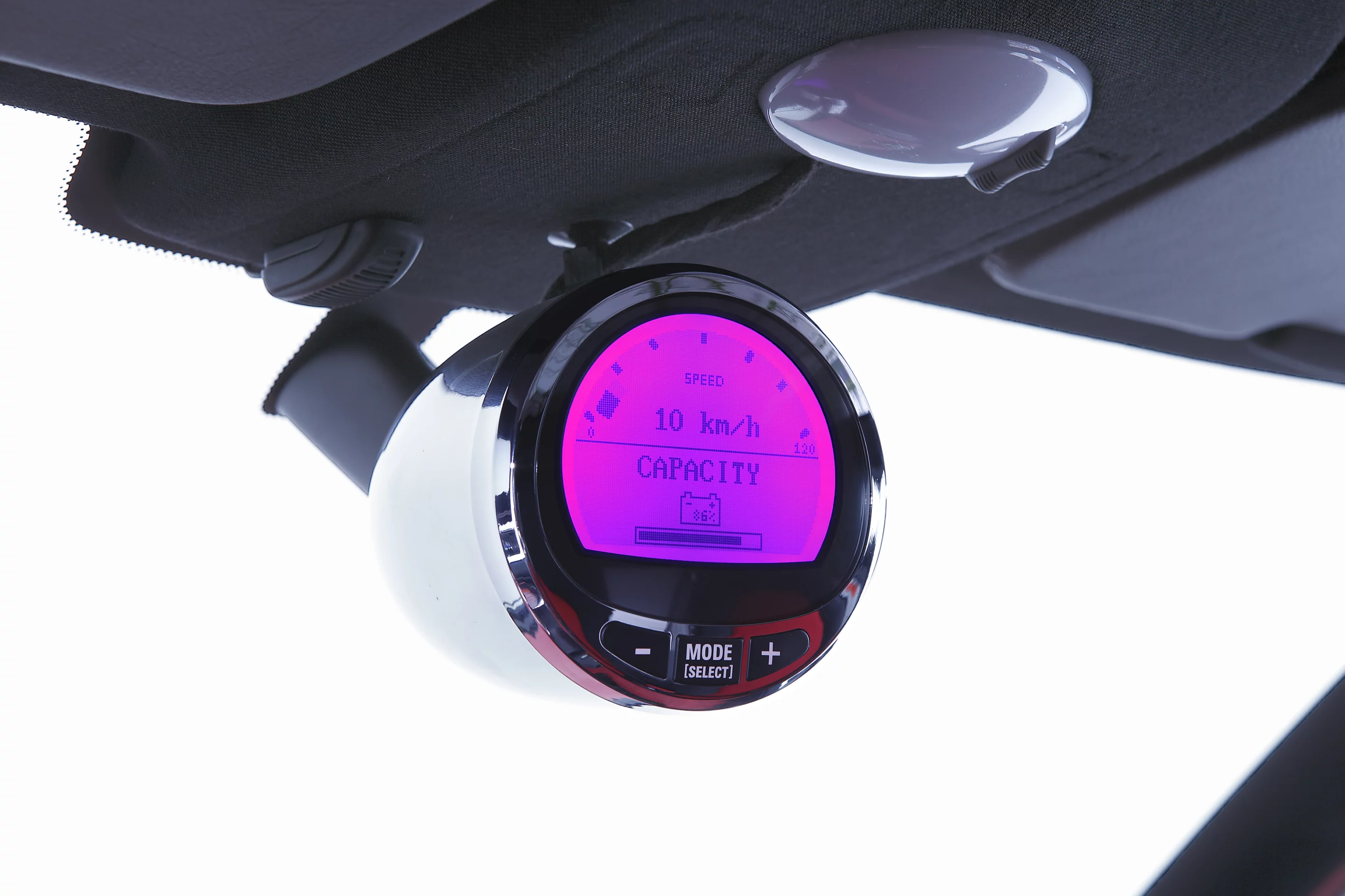 The rear-view mirror is replaced by this handy battery meter