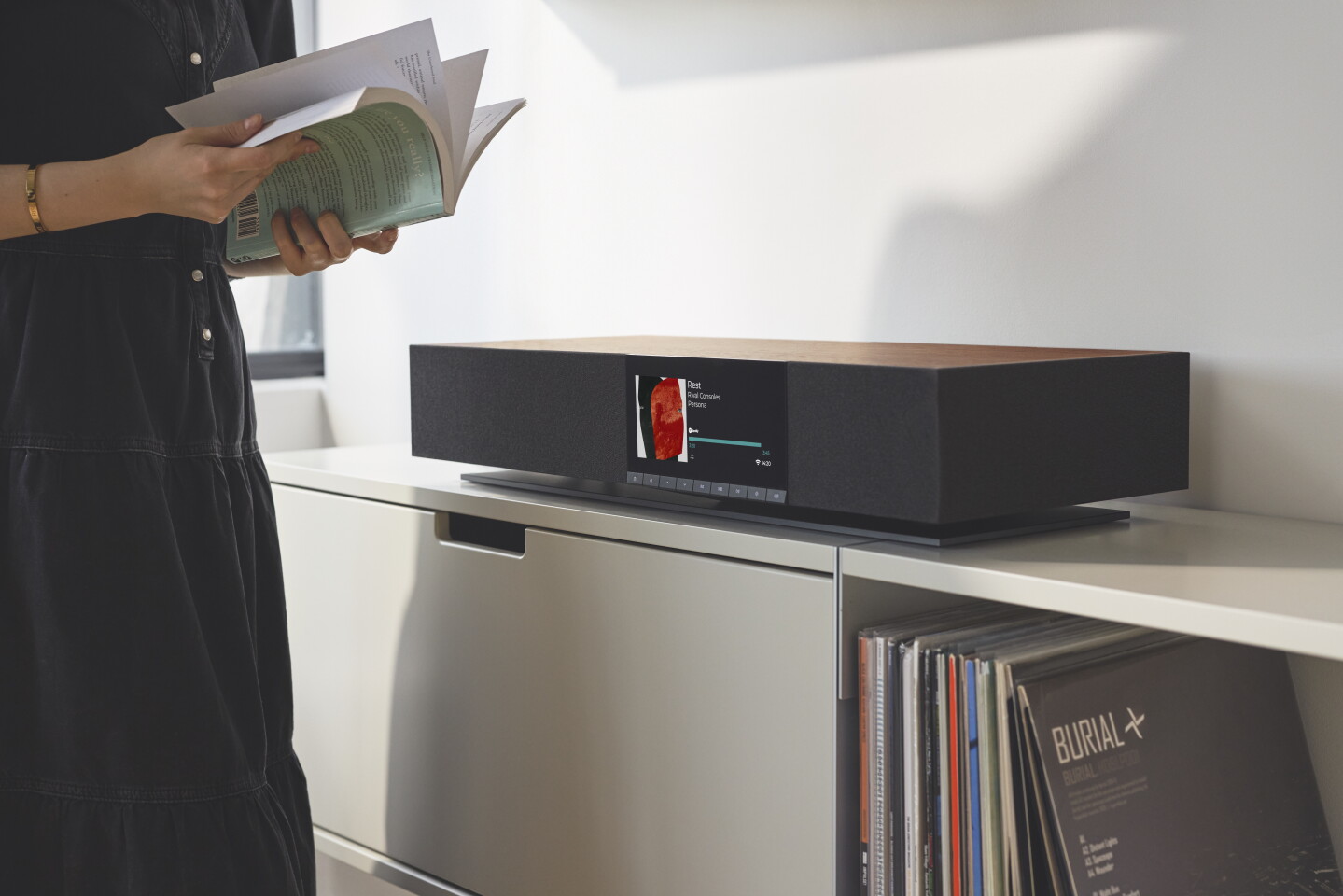 A 6.8-inch display shows album/song artwork, track information and can even host virtual VU meters