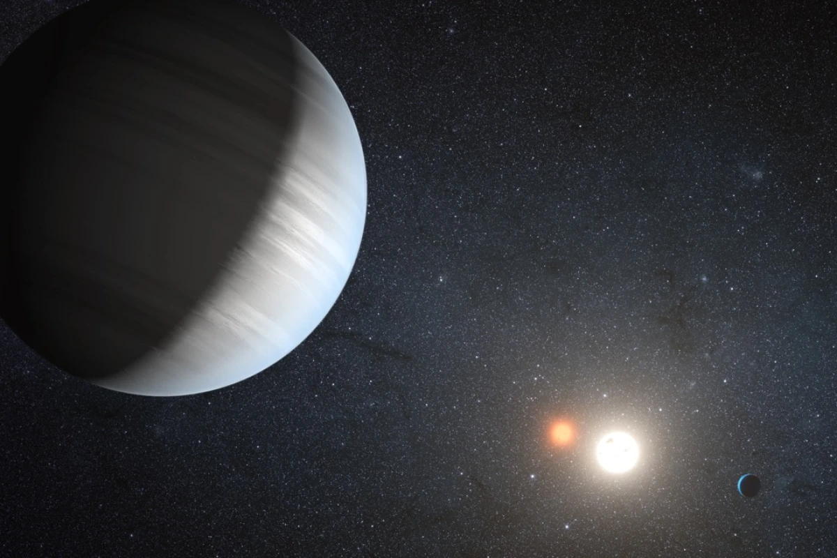 Artist's impression of Kepler-47, the first confirmed binary system with multiple planets (Image: NASA/JPL-Caltech/T. Pyle)