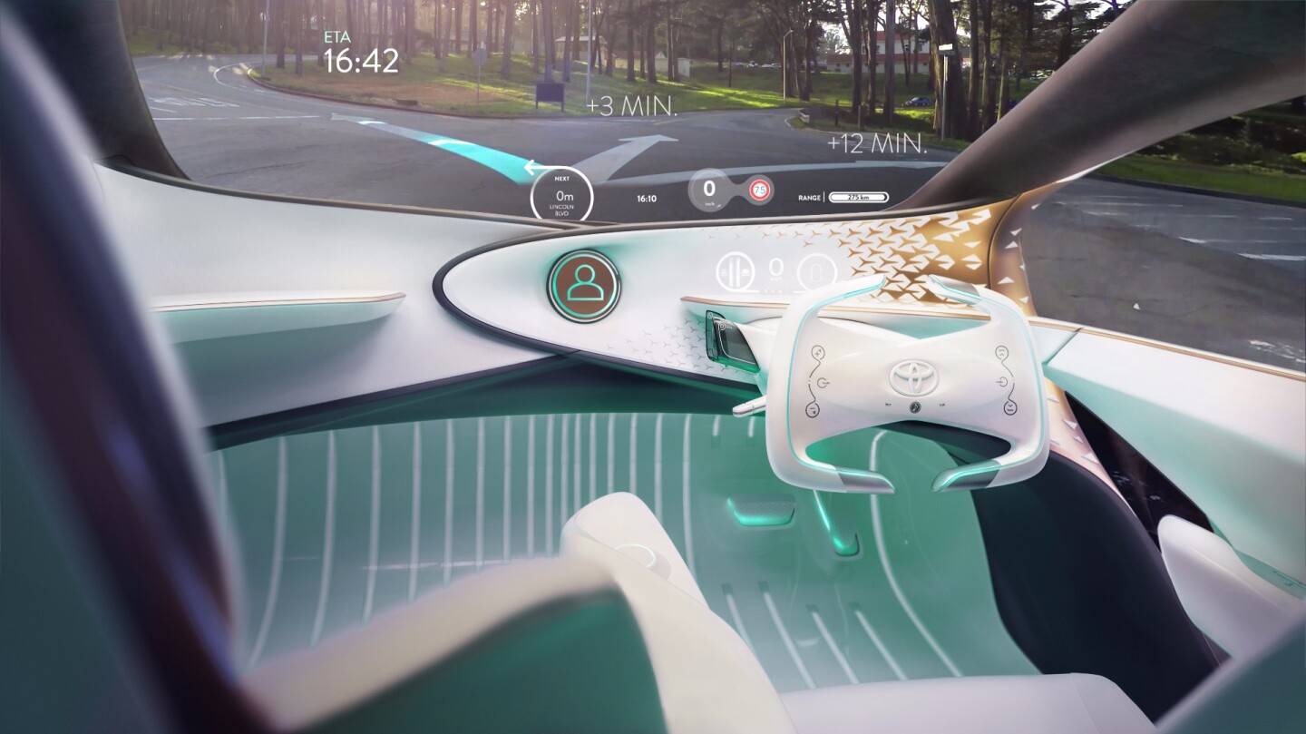 The robust head-up display provides information and keeps the driver looking straight ahead