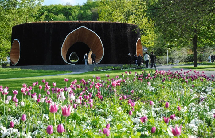 The wooden structure of Solepark's Sole Arena resembles a classic Swedish bath house (image by Lutzow 7)