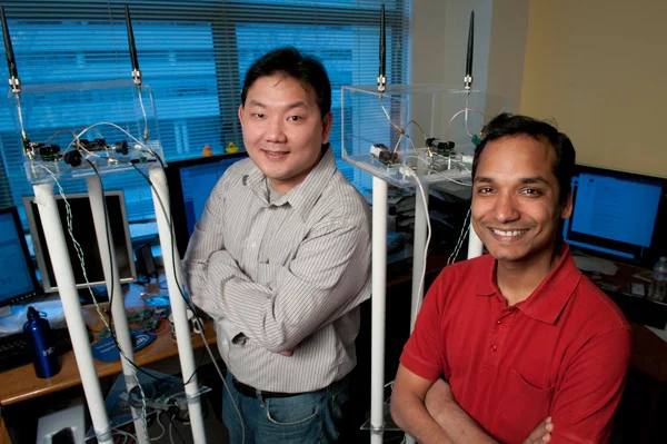 Jung Il Choi and Mayank Jain (with Kannan Srinivasan, not pictured) began working on a new approach listen and talk simultaneously on radio communications