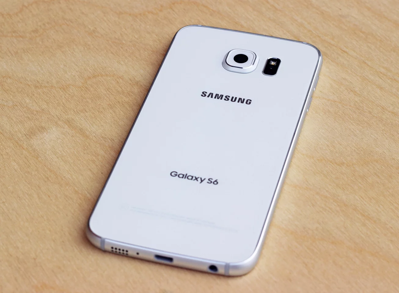 The GS6 retails for around $650 full retail, $200 on-contract and $0 down with 24-month financing (Photo: Will Shanklin/Gizmag.com)