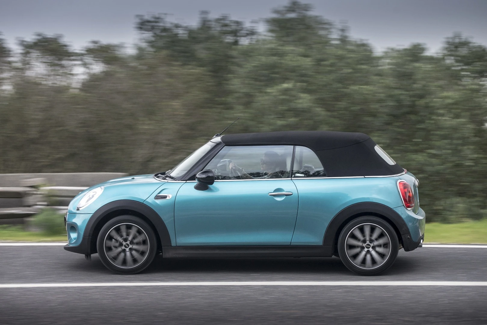 BMW did keep the unique chassis of the MINI intact for this larger, new-generation car