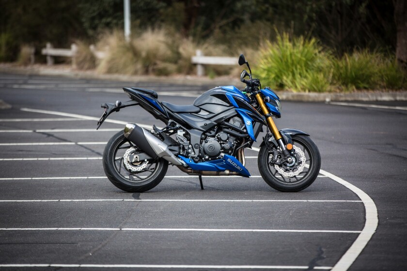 2017 Suzuki GSX-S750: mid-size giggle machine