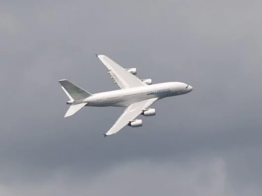 Airbus A380 wows crowds at Farnborough 2008Photo: Noel McKeegan