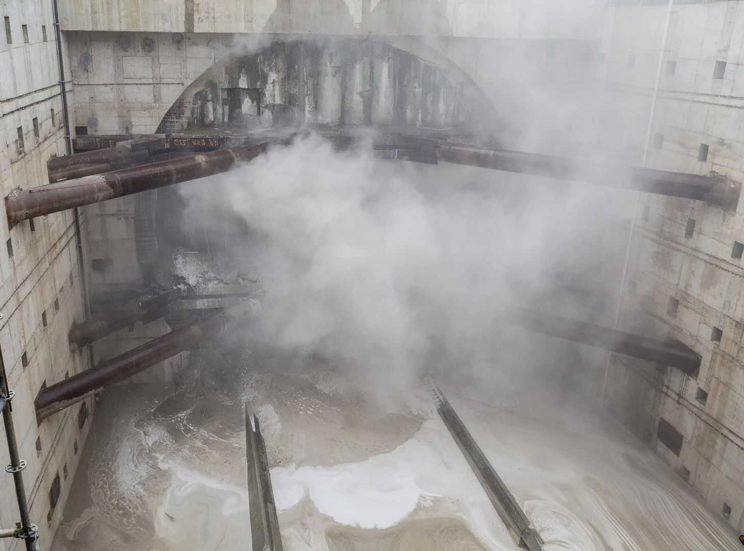 Dust erupts as Bertha breaks free