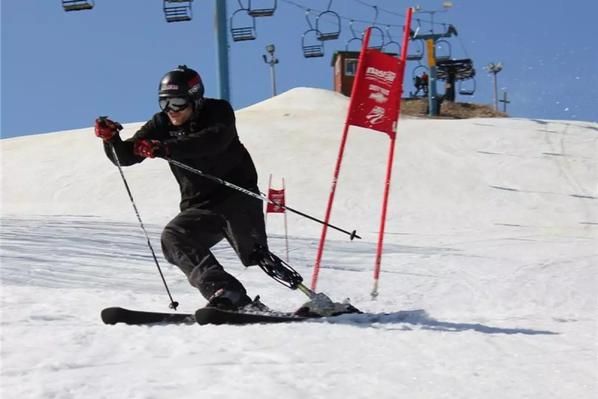 The Moto Knee is a prosthetic leg designed for a variety of high-impact sports