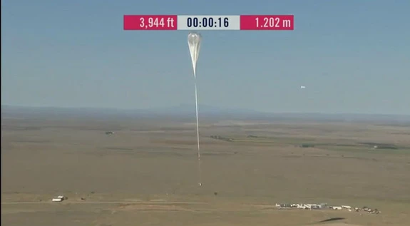 Liftoff of the Red Bull Stratos balloon and capsule (Photo: Red Bull Stratos)