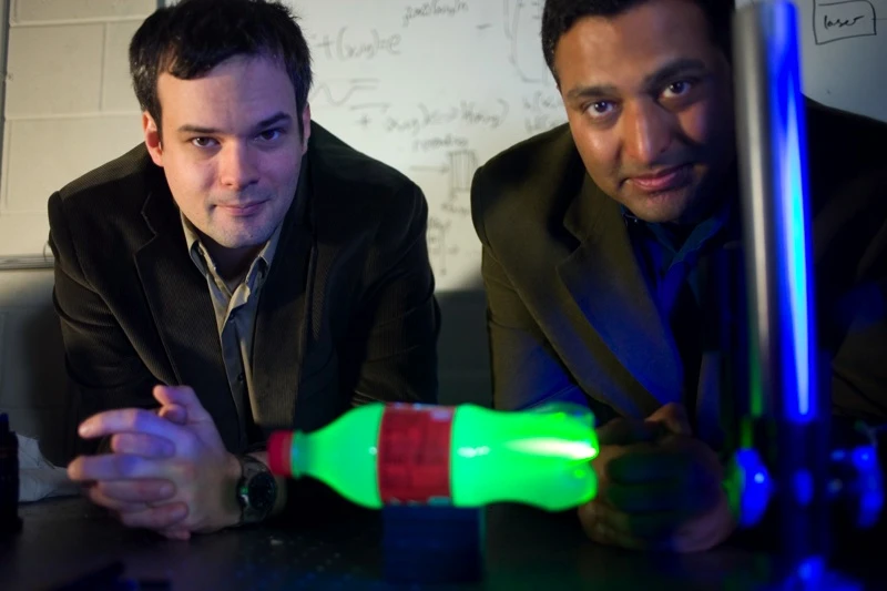 Media Lab postdoctoral associate Andreas Velten, left, and Associate Professor Ramesh Raskar (Photo: MIT)