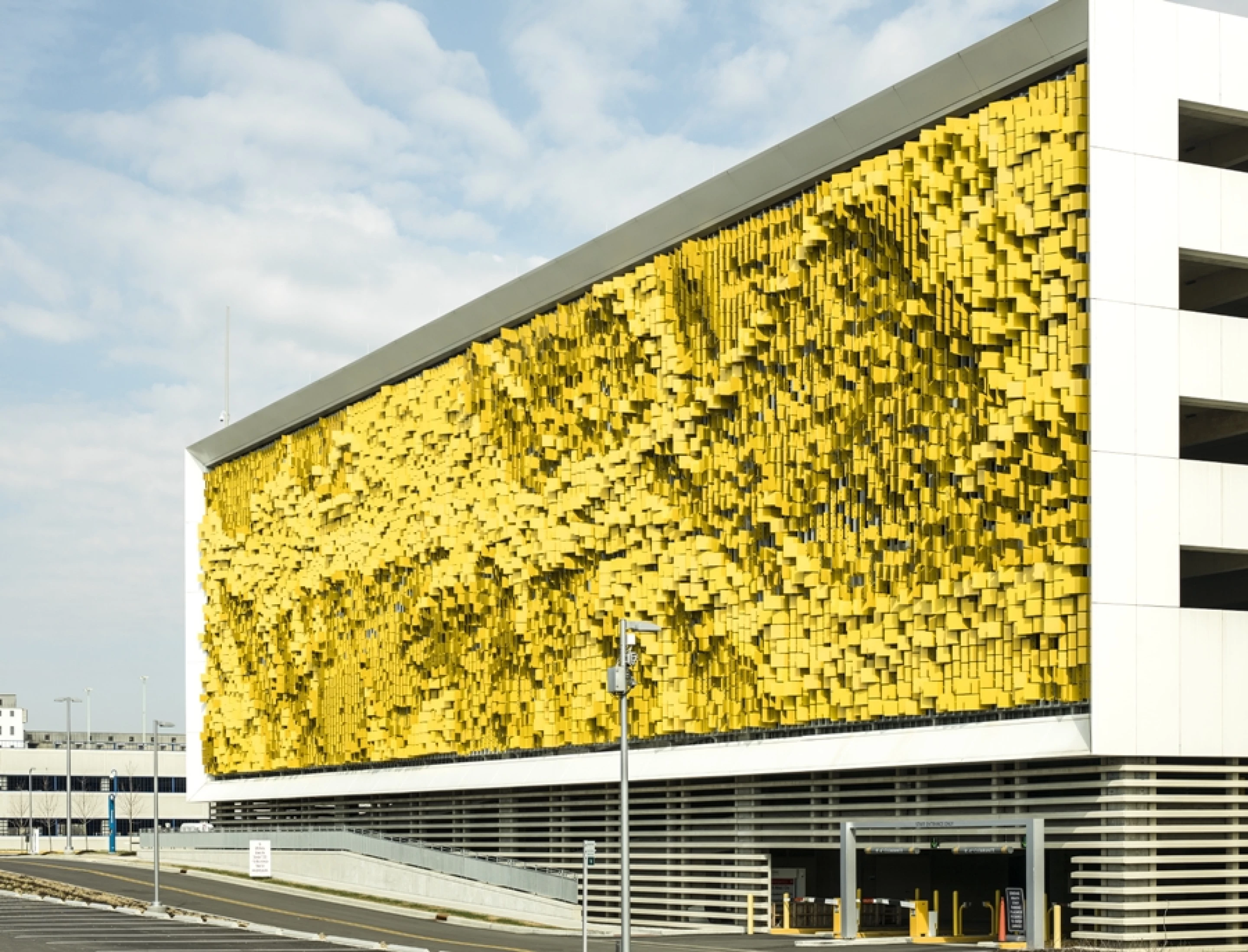 Morphing building facade changes color as you move around